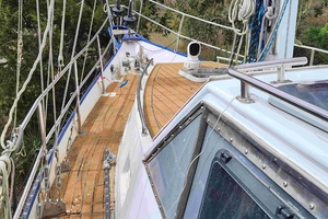 Margaritaville 39ft Bruce Roberts Yacht For Sale