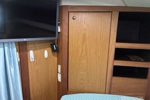 2005 Luhrs Convertible thumbnail 31