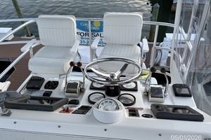 2005 Luhrs Convertible thumbnail 16