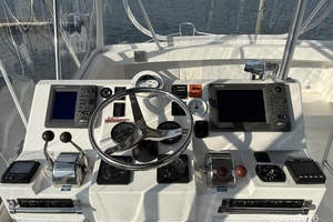 2005 Luhrs Convertible thumbnail 14