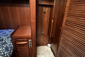 1982 Gulfstar 48 Aft Cabin thumbnail 19