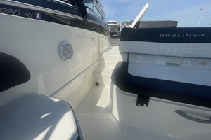 Photo 6062749 for 2019 Bayliner VR6 Bowrider I/O  