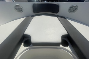 Photo 6062733 for 2019 Bayliner VR6 Bowrider I/O  