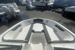 Photo 6062732 for 2019 Bayliner VR6 Bowrider I/O  