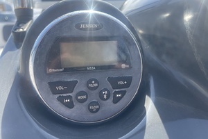 Photo 6062758 for 2019 Bayliner VR6 Bowrider I/O  