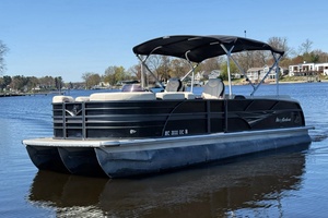 24ft Misty Harbor Yacht For Sale