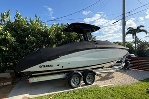 Photo 6063227 for 2024 Yamaha Boats 255 FSH Sport H  