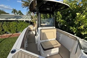 Photo 6063235 for 2024 Yamaha Boats 255 FSH Sport H  