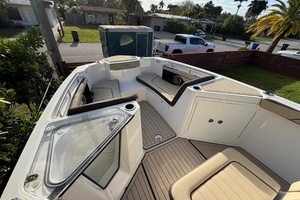 2024 Yamaha Boats 255 FSH Sport H thumbnail 10