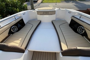 2024 Yamaha Boats 255 FSH Sport H thumbnail 12