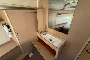 2022 Beneteau 40.1 thumbnail 16