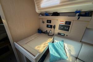 2022 Beneteau 40.1 thumbnail 37