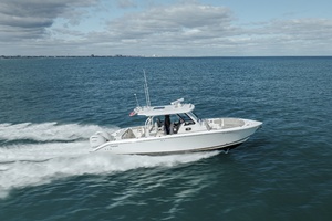 Boyer s Pursuit III 32ft Pursuit Yacht For Sale