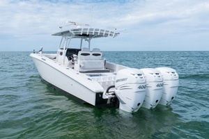 2021 Fountain 38 Center Console thumbnail 3