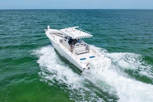 2021 Fountain 38 Center Console thumbnail 8