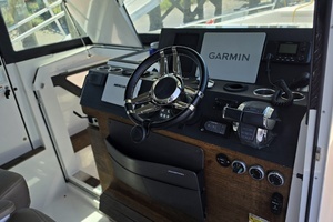 2019 Axopar 37 XC Cross Cabin thumbnail 7