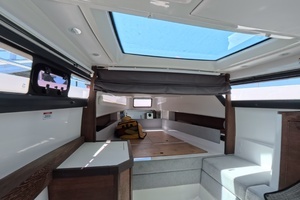 2019 Axopar 37 XC Cross Cabin thumbnail 8