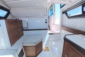 2019 Axopar 37 XC Cross Cabin thumbnail 9