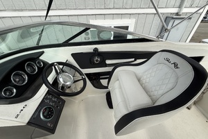 24ft Sea Ray Yacht For Sale
