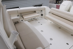 38FT (11.58M) BOSTON WHALER