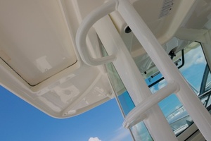 2018 Boston Whaler Outrage thumbnail 14