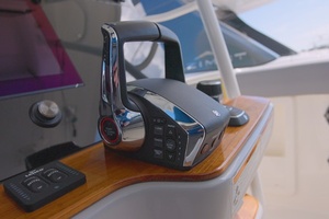 2018 Boston Whaler Outrage thumbnail 11