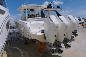 2018 Boston Whaler Outrage thumbnail 15