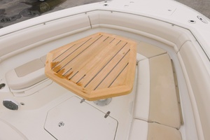 38FT (11.58M) BOSTON WHALER