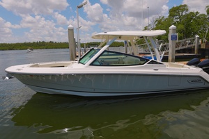 2024 Boston Whaler Vantage thumbnail 1