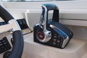 2024 Boston Whaler Vantage thumbnail 6
