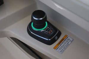 2024 Boston Whaler Vantage thumbnail 7