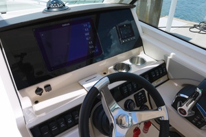 2024 Boston Whaler Vantage thumbnail 5