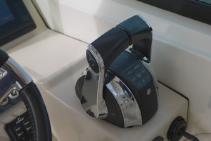 2014 Boston Whaler Vantage thumbnail 12
