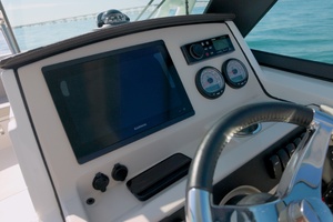 2022 Boston Whaler Vantage thumbnail 13