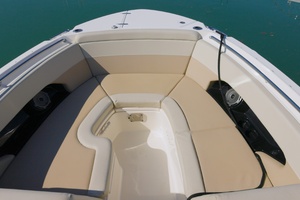 2022 Boston Whaler Vantage thumbnail 6