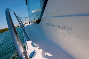 2023 Boston Whaler Conquest thumbnail 2