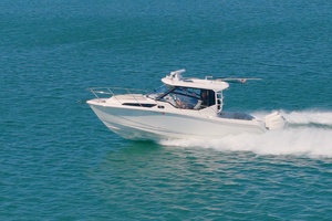 2023 Boston Whaler Conquest thumbnail 4