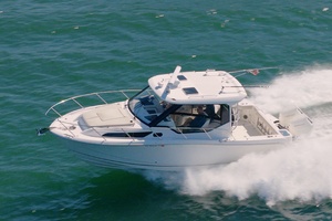 2023 Boston Whaler Conquest thumbnail 5