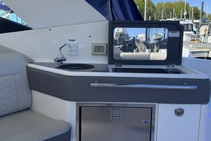 2021 Sea Ray 320 Sundancer thumbnail 7