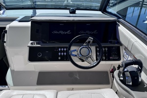 2021 Sea Ray 320 Sundancer thumbnail 9