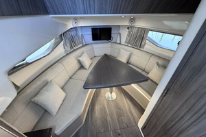 2021 Sea Ray 320 Sundancer thumbnail 13
