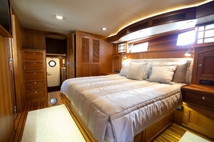 2015 Marlow Explorer 49E thumbnail 3