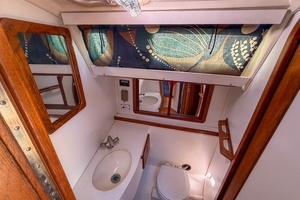 1993 Catalina 42 thumbnail 22