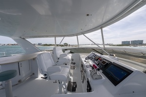 2004 Hatteras Sport Deck thumbnail 36