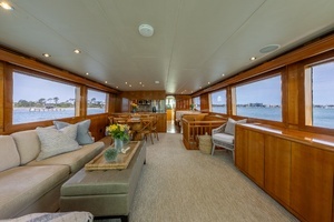 2004 Hatteras Sport Deck thumbnail 2