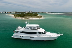 2004 Hatteras Sport Deck thumbnail 1