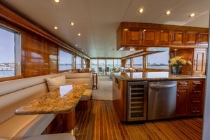 2004 Hatteras Sport Deck thumbnail 9