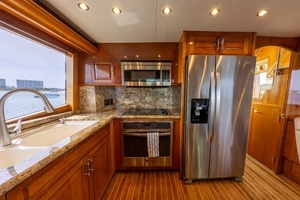 2004 Hatteras Sport Deck thumbnail 7
