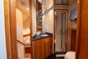 2004 Hatteras Sport Deck thumbnail 25