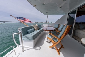 2004 Hatteras Sport Deck thumbnail 41